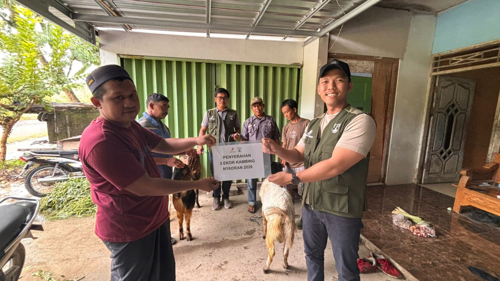 Preserving Cultural Harmony, TIS Energy Donates Goats to Support Nyadran Tradition in Pranten Village